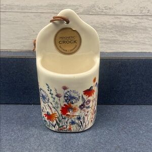 Floral Magnetic Crock
